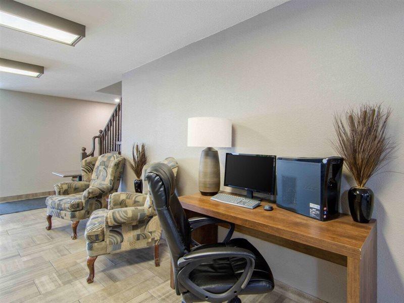 Lodge Econo Regina